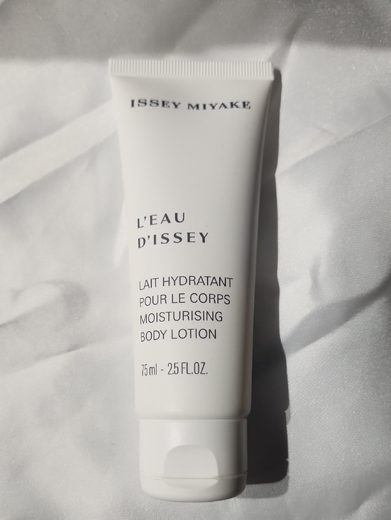Issey Miyake Other - Issey Miyake L'Eau d'Issey Moisturising Body Lotion - White Tube